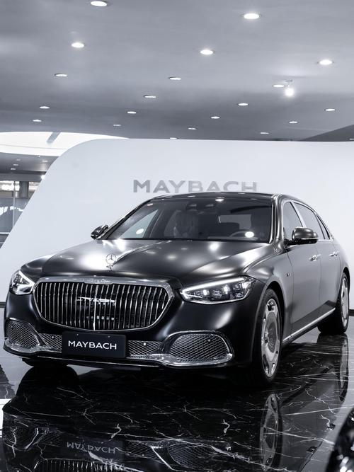 成都328岚图汽车的售后服务让用户无忧出行，迈巴赫未来的豪华车趋势