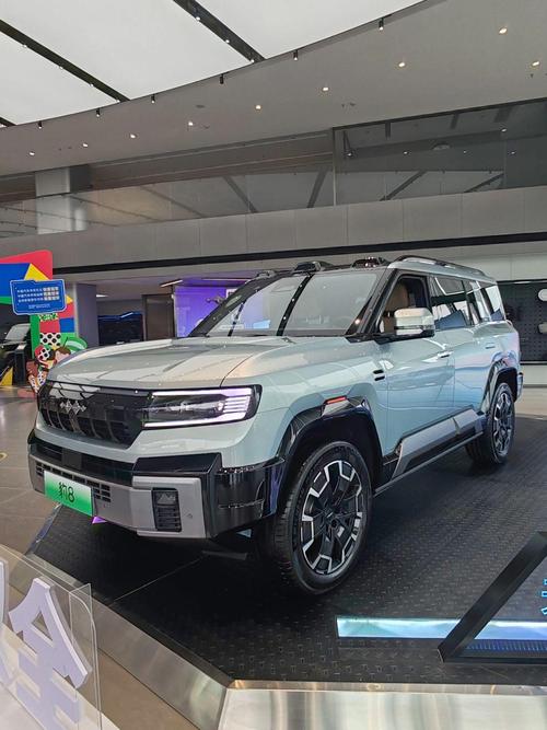 成都328比亚迪方程豹硬派越野的爆款，英菲尼迪35周年与你共成长